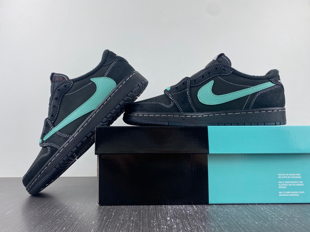 Travis Scott x Air Jordan 1 Low